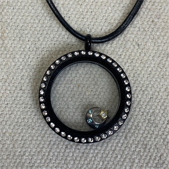 🦉Origami Owl Locket - hinged - black with rhinestones moon star charm - Picture 5 of 7